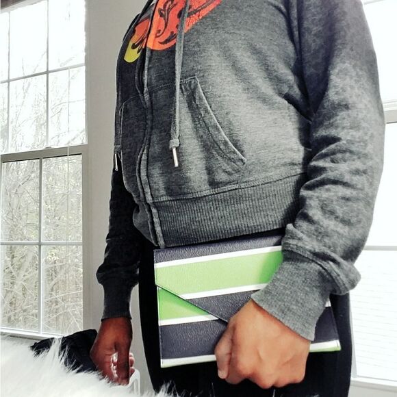 VERA BRADLEY - Picture 3 of 5